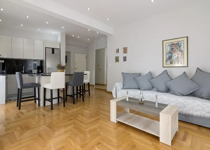 One Bedroom Apt W/ Balcony