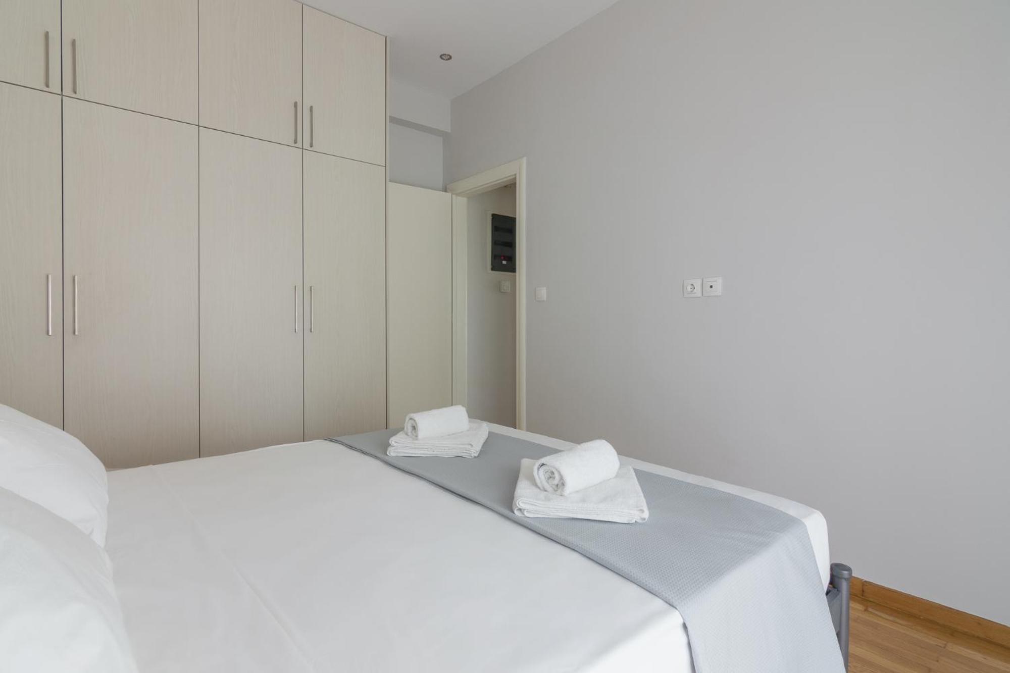 One Bedroom W/ Balcony