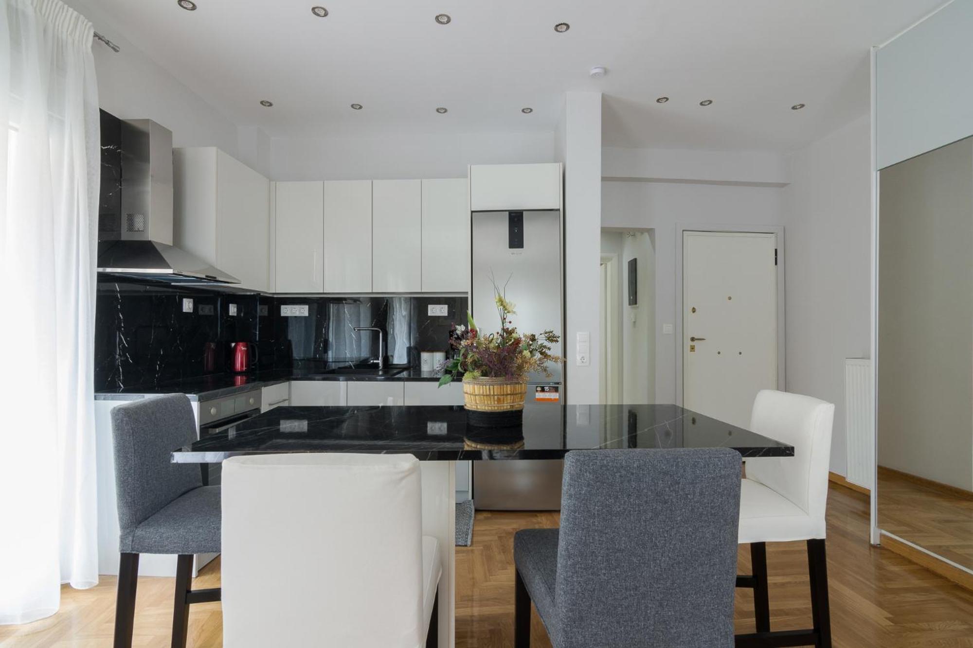 One Bedroom W/ Balcony Atene