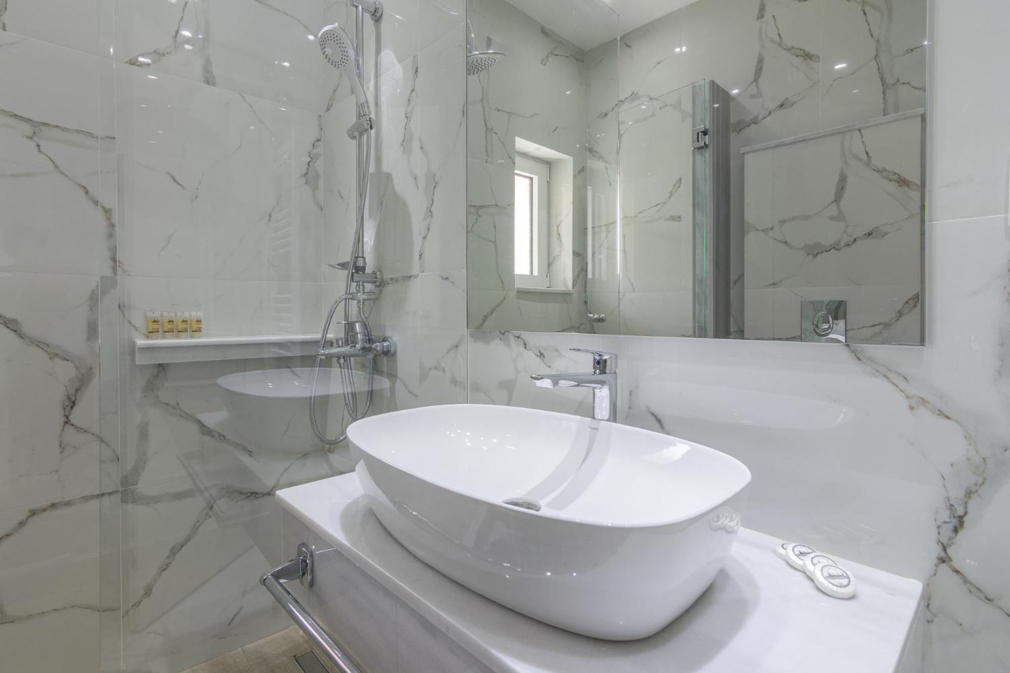 Appartamento One Bedroom W/ Balcony *