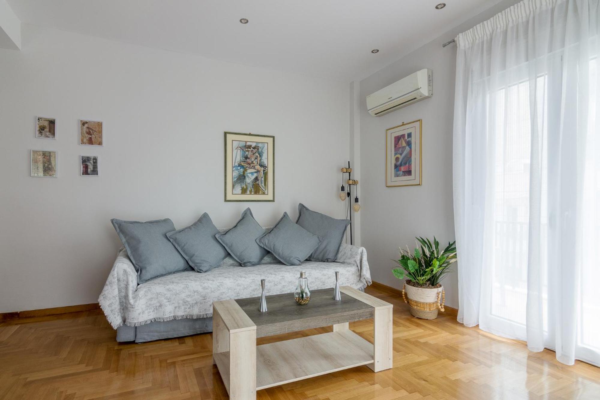 One Bedroom W/ Balcony *