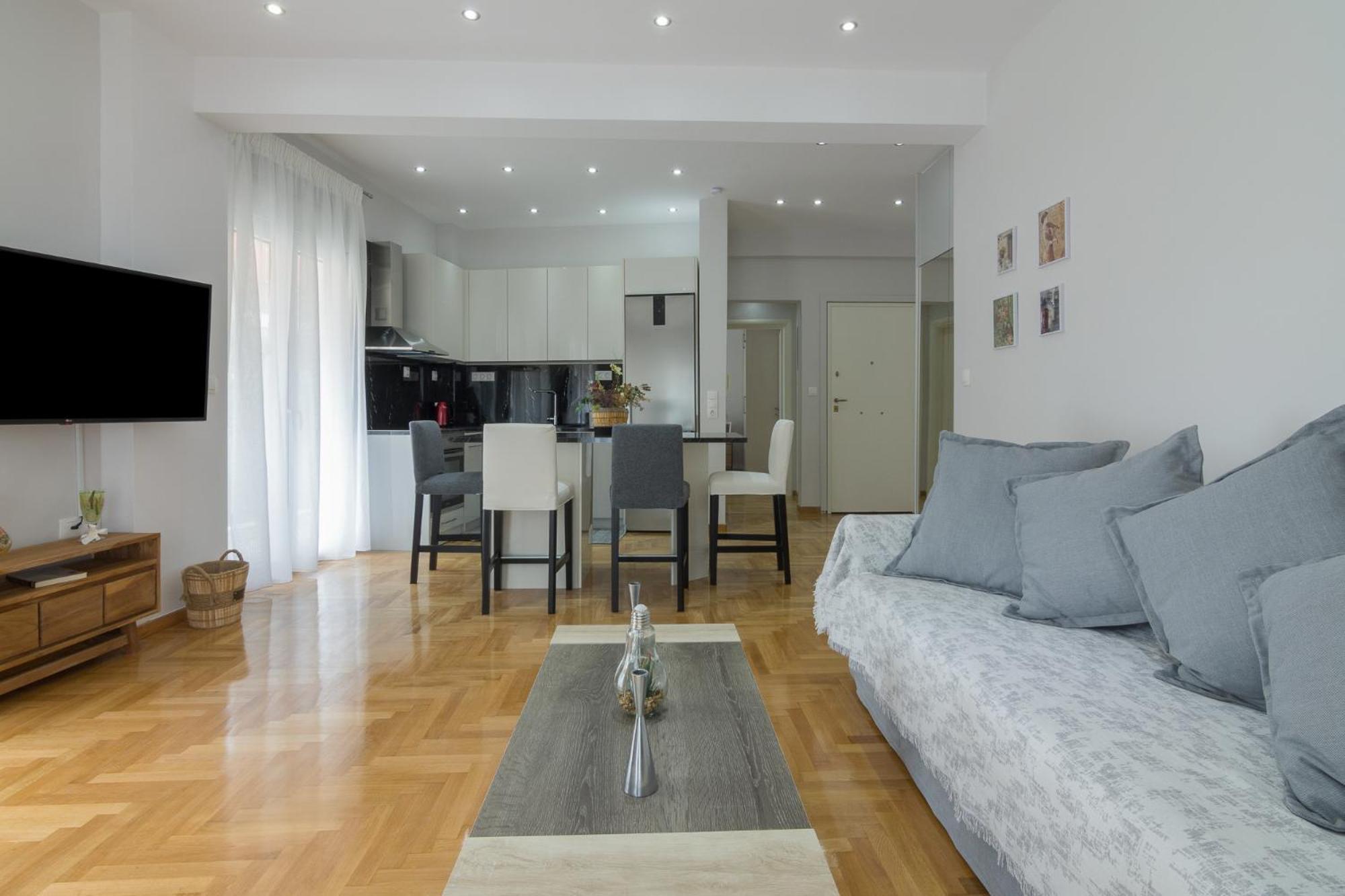 One Bedroom W/ Balcony