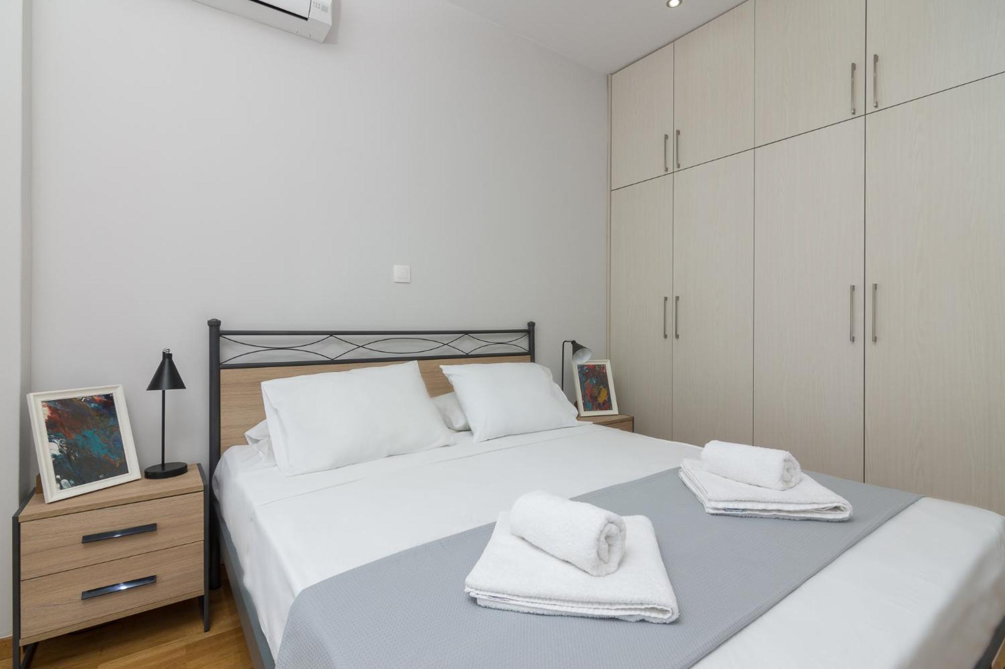 One Bedroom W/ Balcony * Athènes