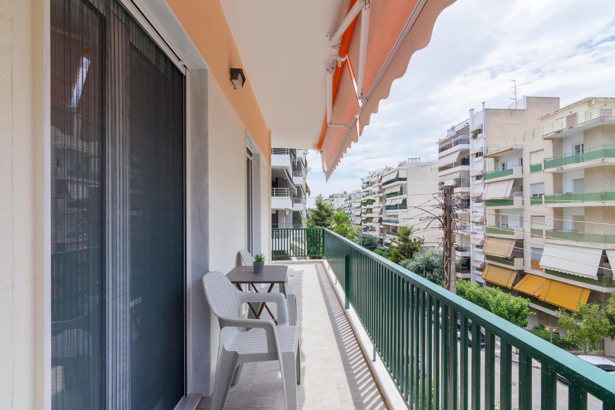 One Bedroom W/ Balcony * Athènes