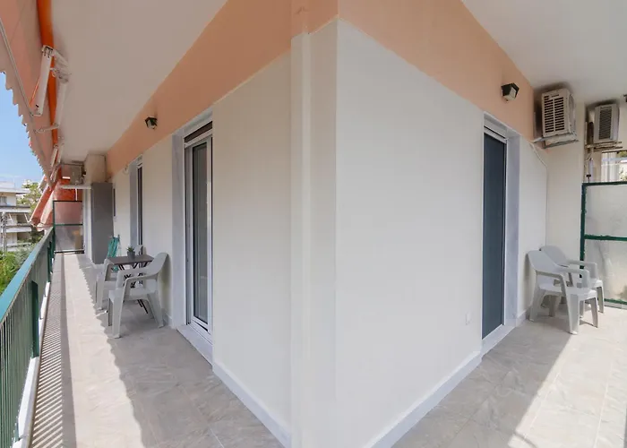 One Bedroom Apt W/ Balcony