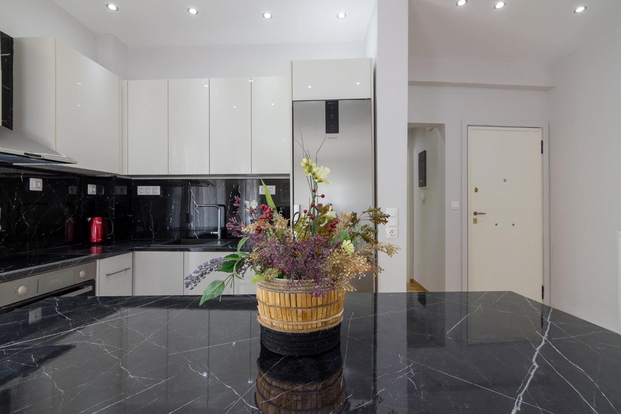 One Bedroom W/ Balcony Atina
